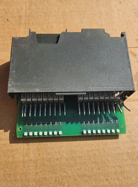 6ES7 3221HH010AA0 NOT TESTED  FOR PARTS  NOT WORKING