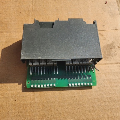 6ES7 3221HH010AA0 NOT TESTED  FOR PARTS  NOT WORKING