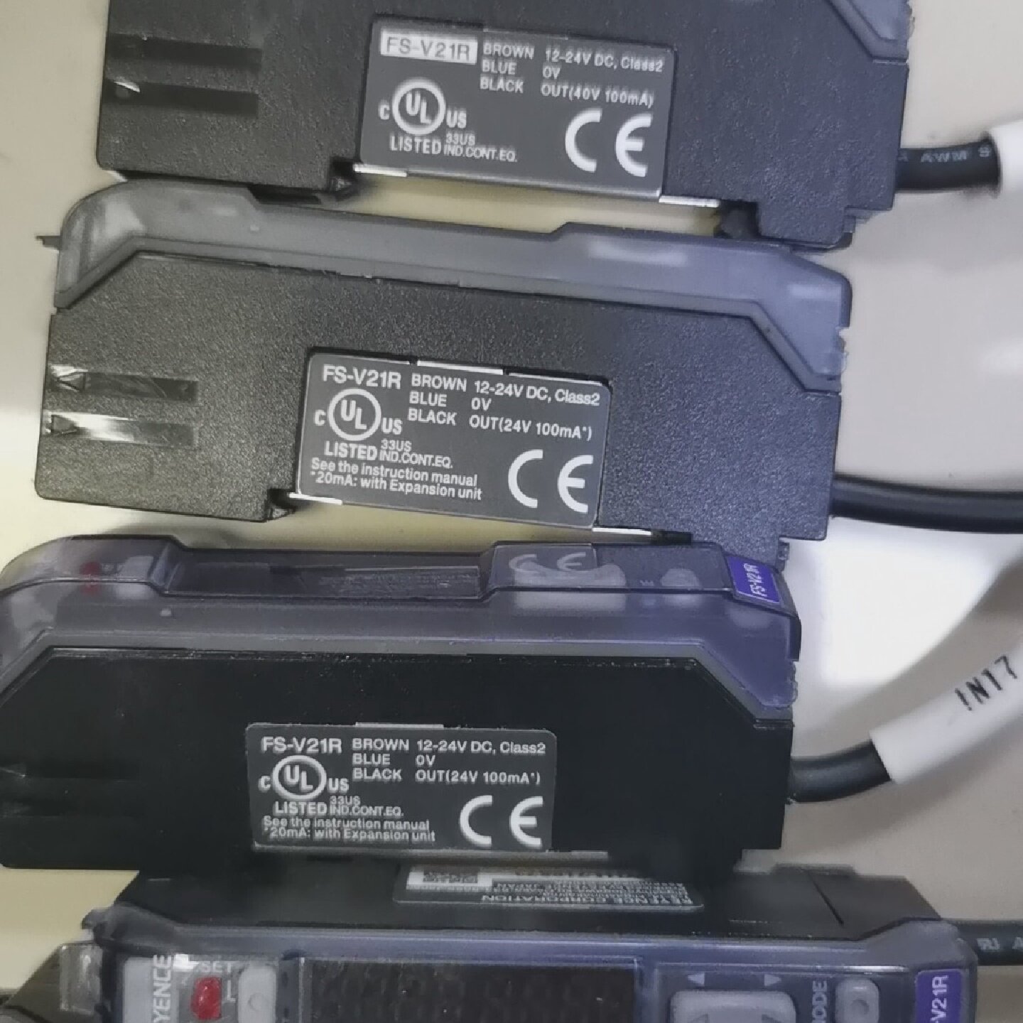 询价-FSN18NFSV21R基恩士光纤放大器9