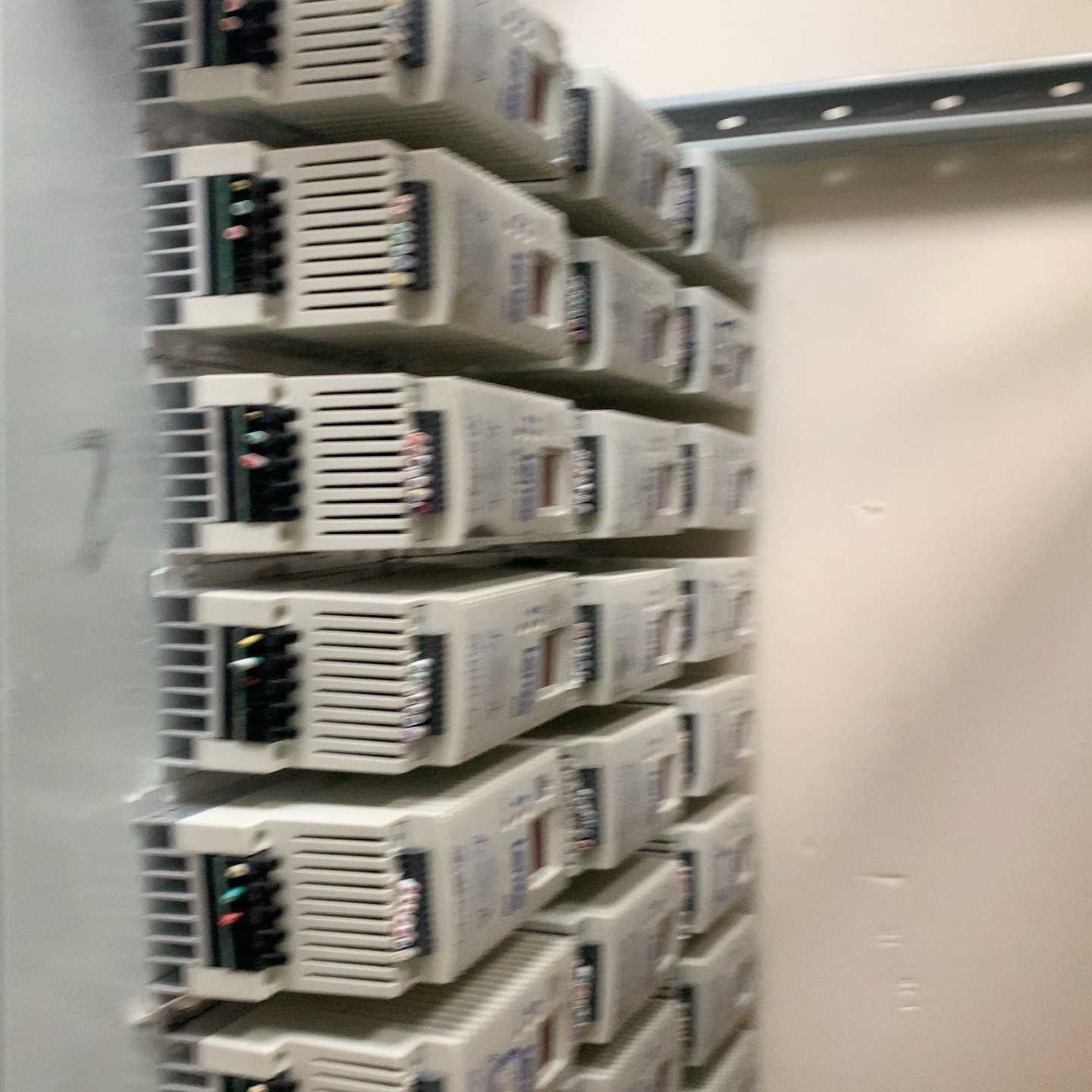 伦茨变频器ESMD751X2SFA0.75KW220V询价