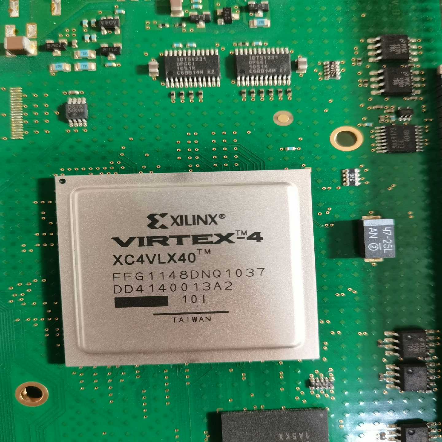 镀金板   xc4vlx40fgg1148   两张绿一张蓝~询价