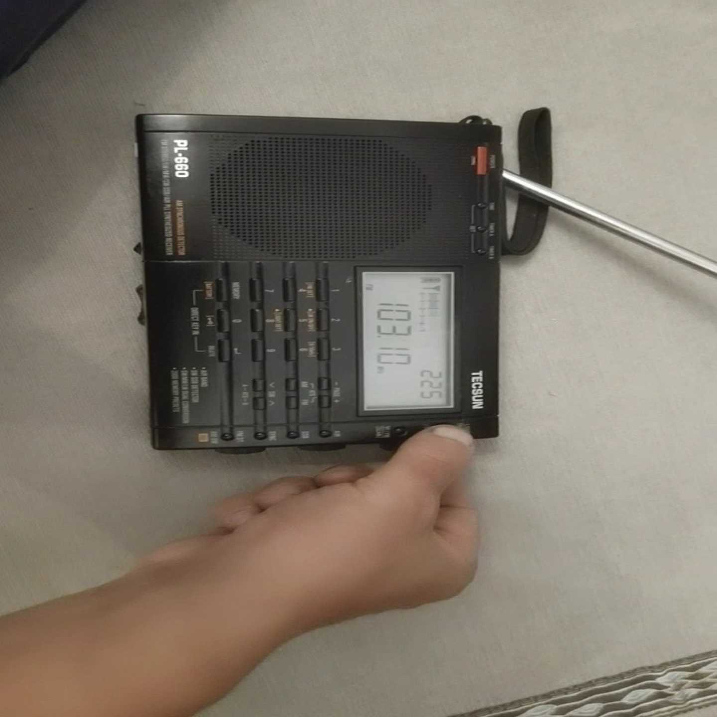 德生收音机PL-660，调频，中波，短波，长波，单边带，航-议价