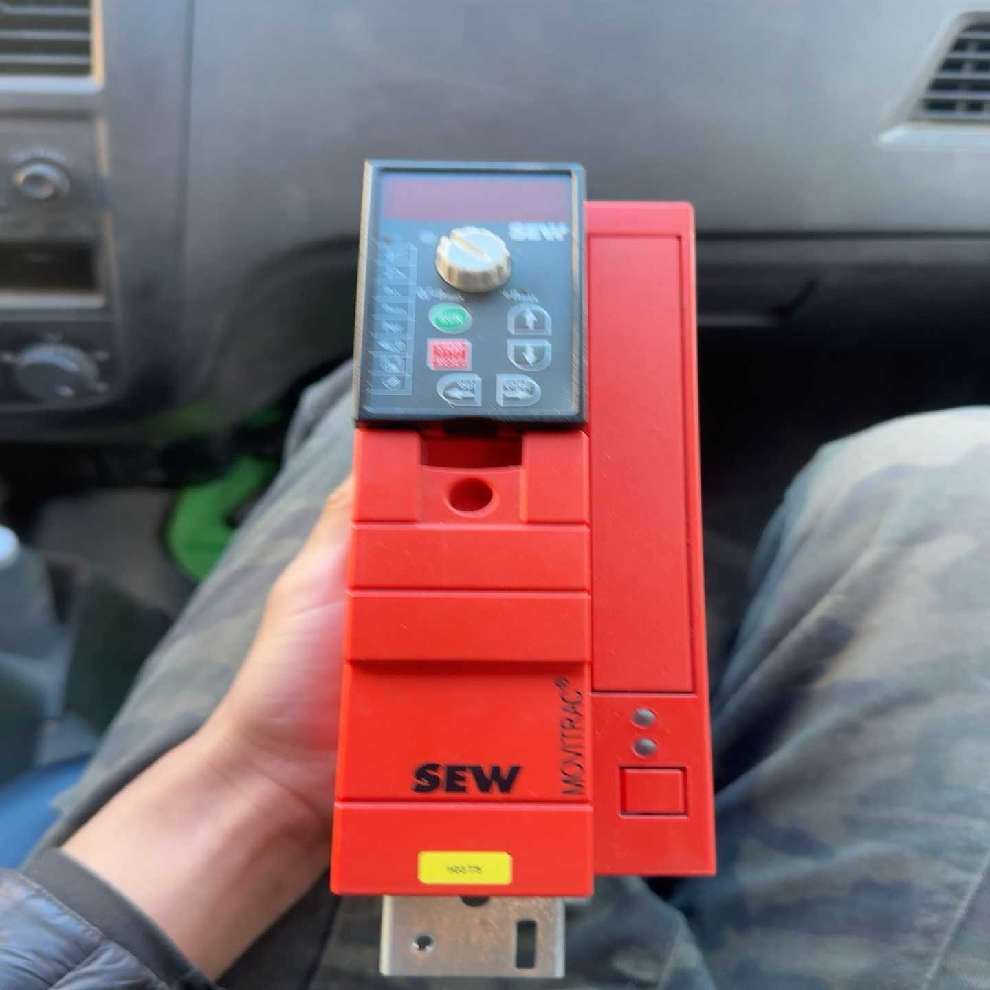 SEW变频器MC07B0005-5A3-4-S0，库存备件询价