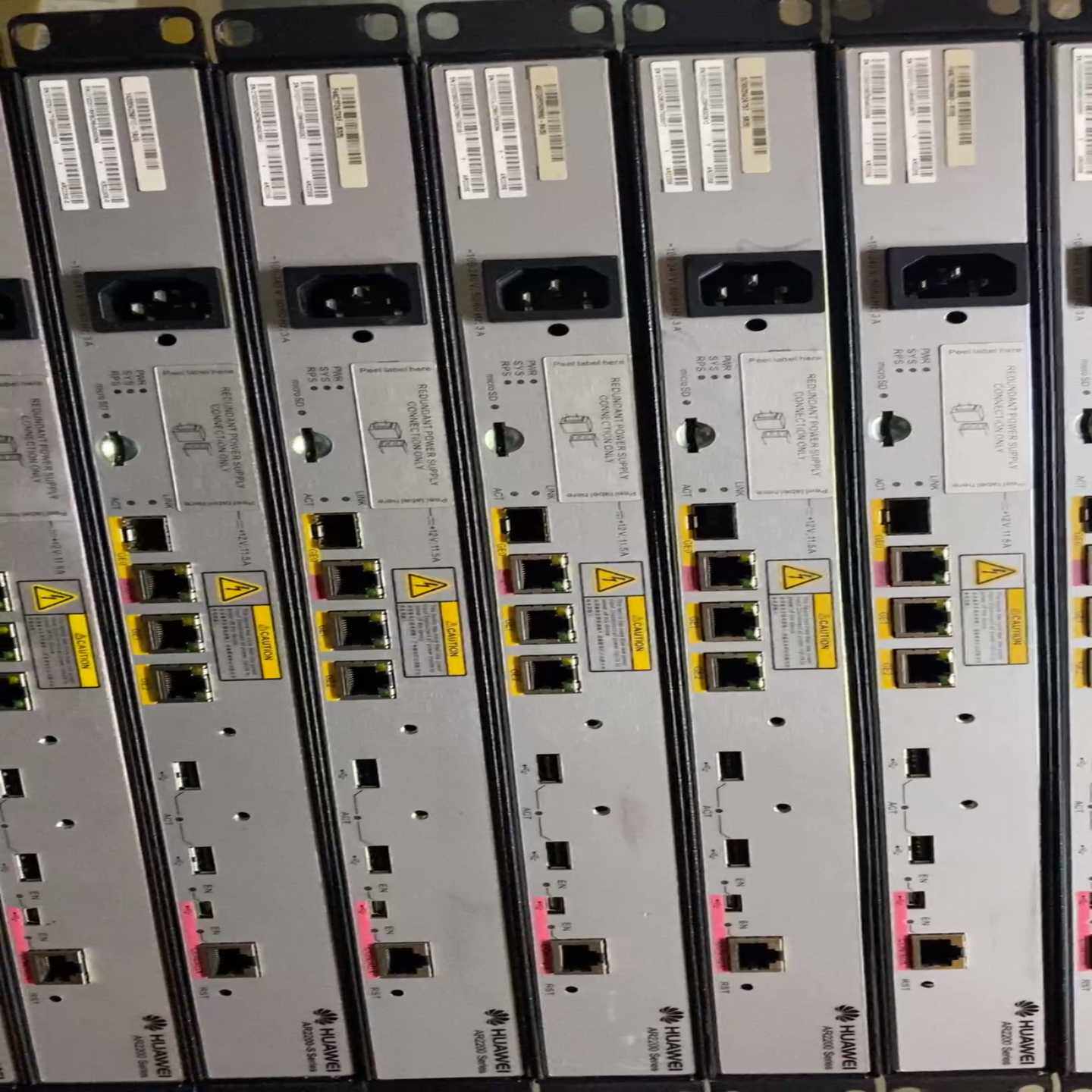 询价华为AR2220E企业千兆级模块化路由器