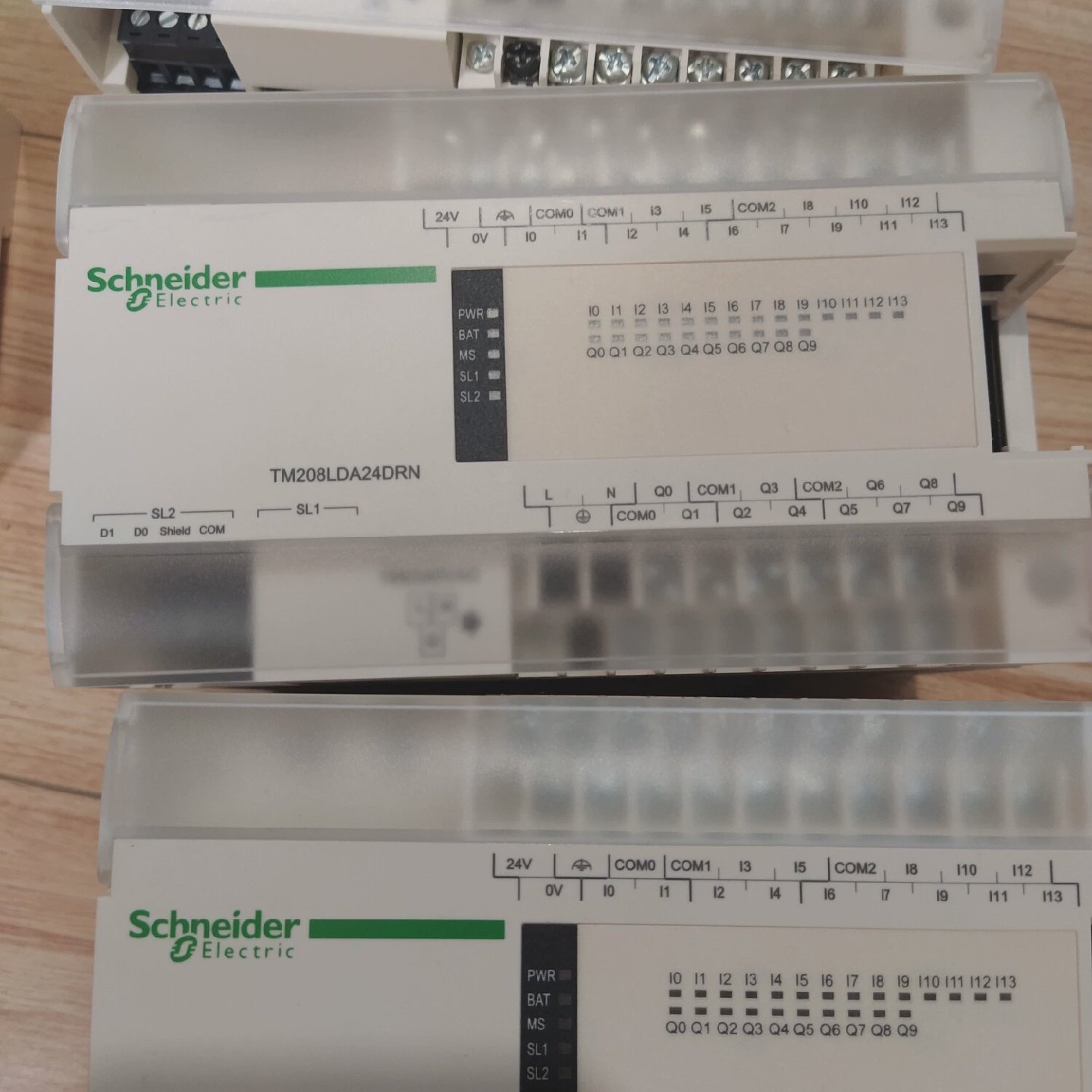 施耐德TM208LDA24DRN-议价