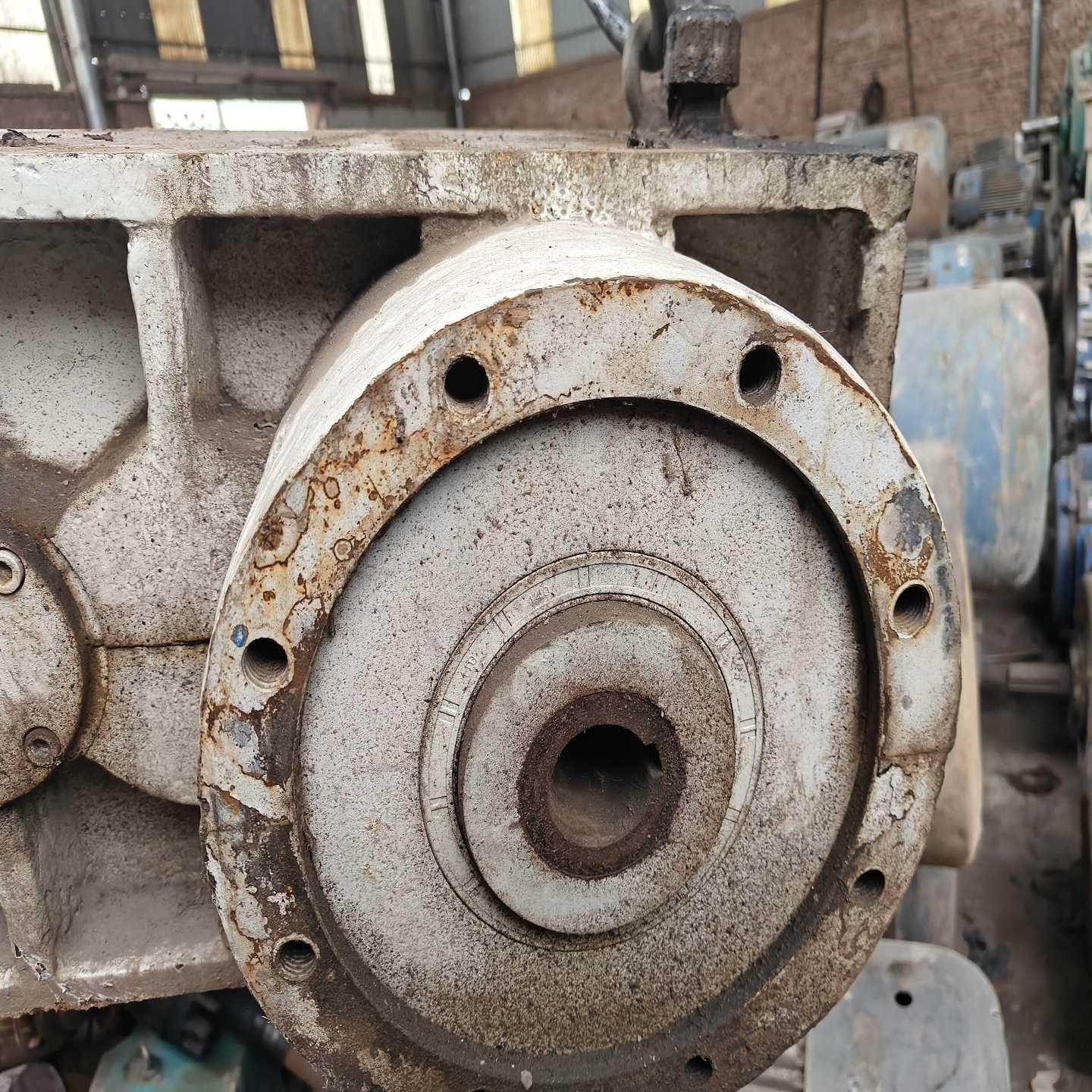 硬齿减速机，173的，速比10，孔径40，法兰两孔间距大概1(通