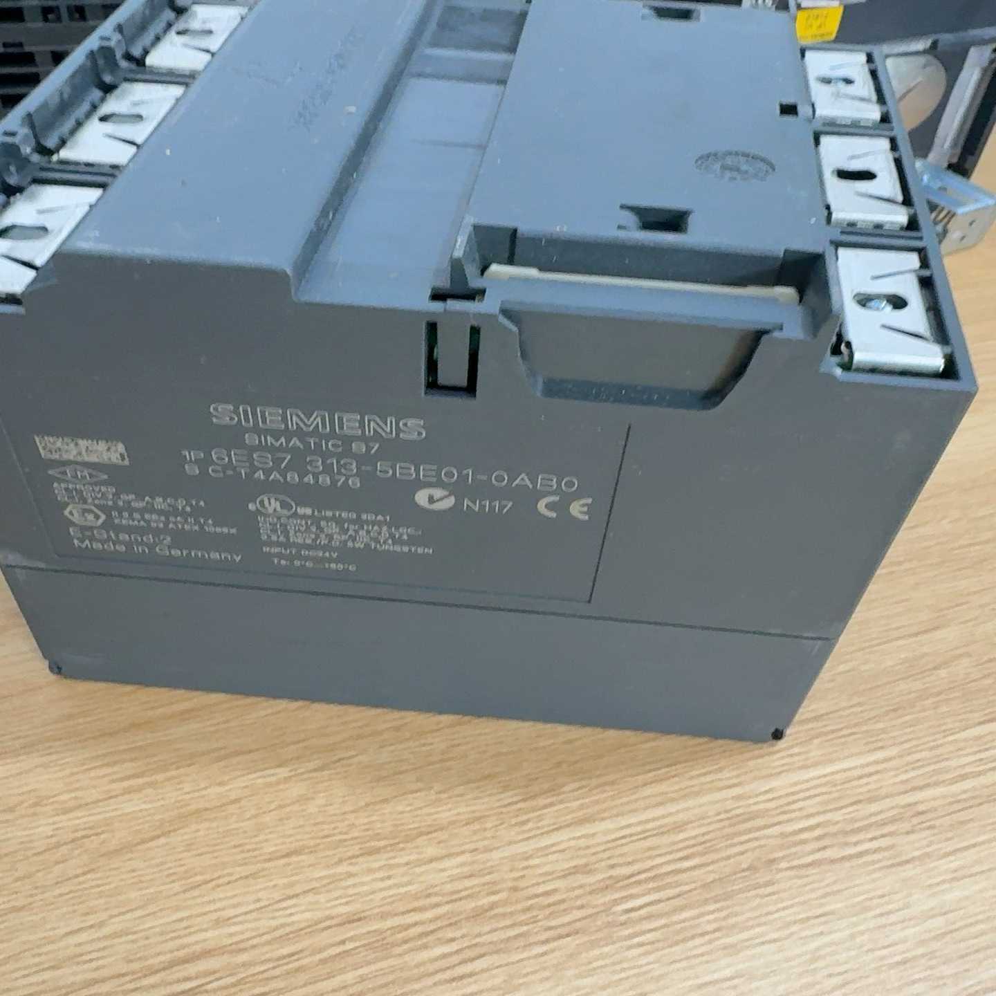 西门子313—5BE01-0AB0功能包好，无破损。成色如图-议价