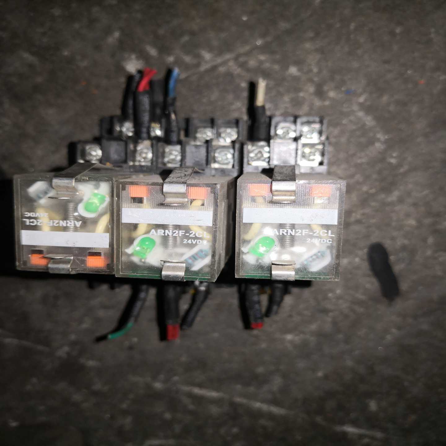 AIKS爱克斯中间继电器ARN2F-2CL四个24Vdc连询价