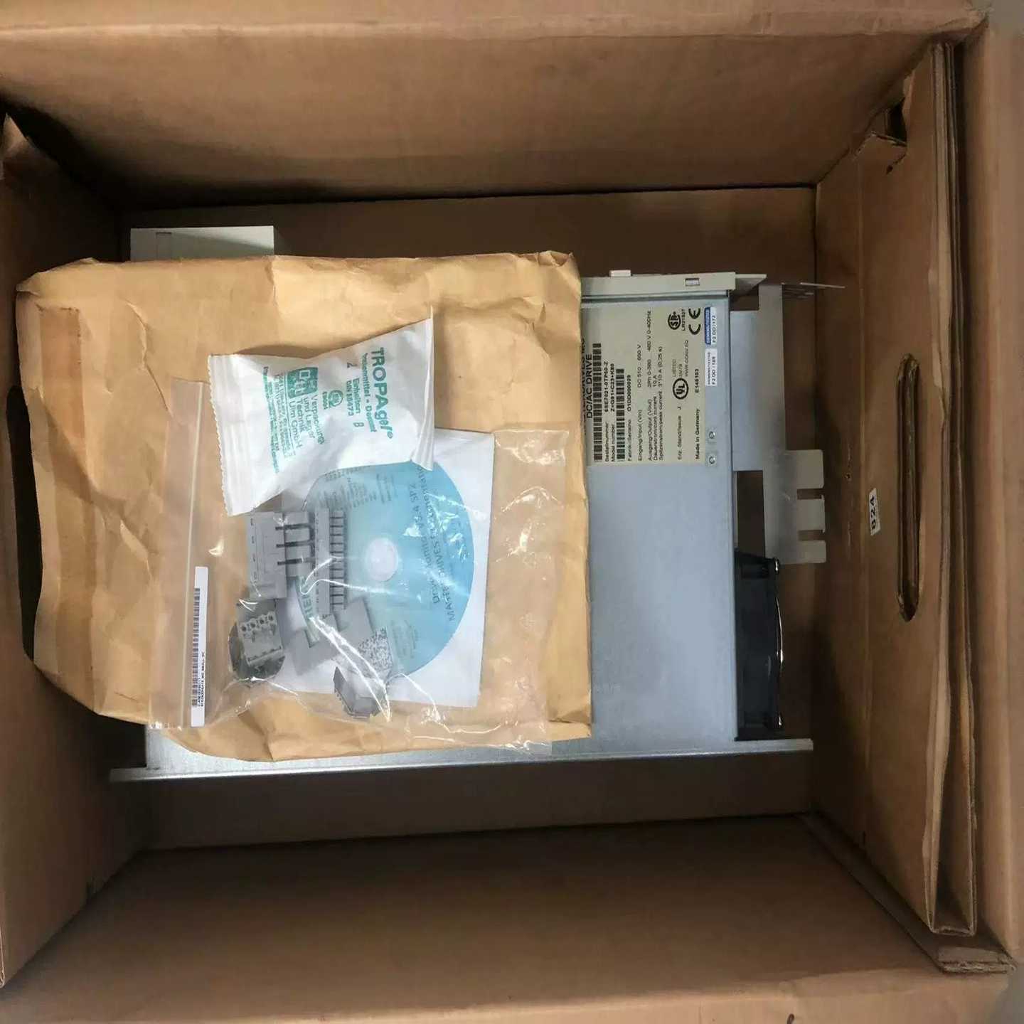 西门子控制器6se7021-0tp50-z实物图全新带包装--议价商品