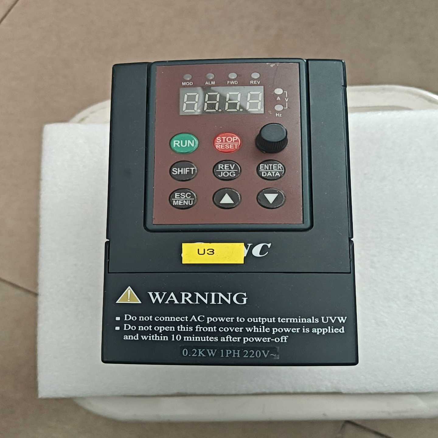 EDS800-2S0002SENC易能变频器，0.2K适用
