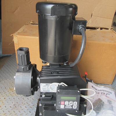PULSAFEEDER OMNI DC5C5FPM1XE METERING PUMP 108GPH 90PSIG NEW