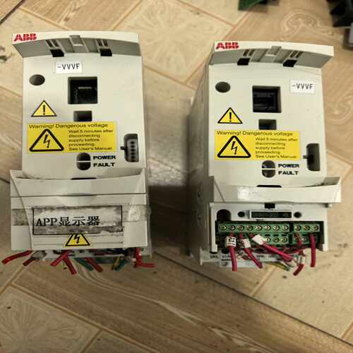 咨询-ACS350-03E-02A4两台功能，有一个缺插头了两
