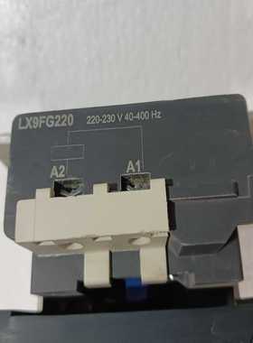 昆仑通 触摸屏 TPC1062K  成色如图 （佳毅工控）