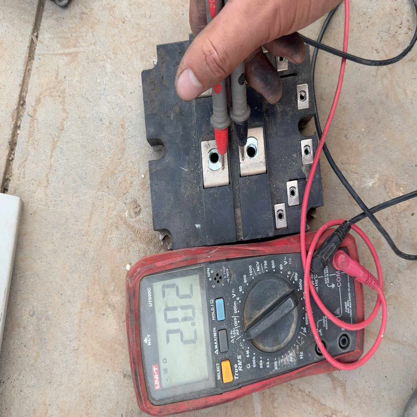 咨询-英飞凌模块FF1200R17KE3_B2,成色如图，测试如图