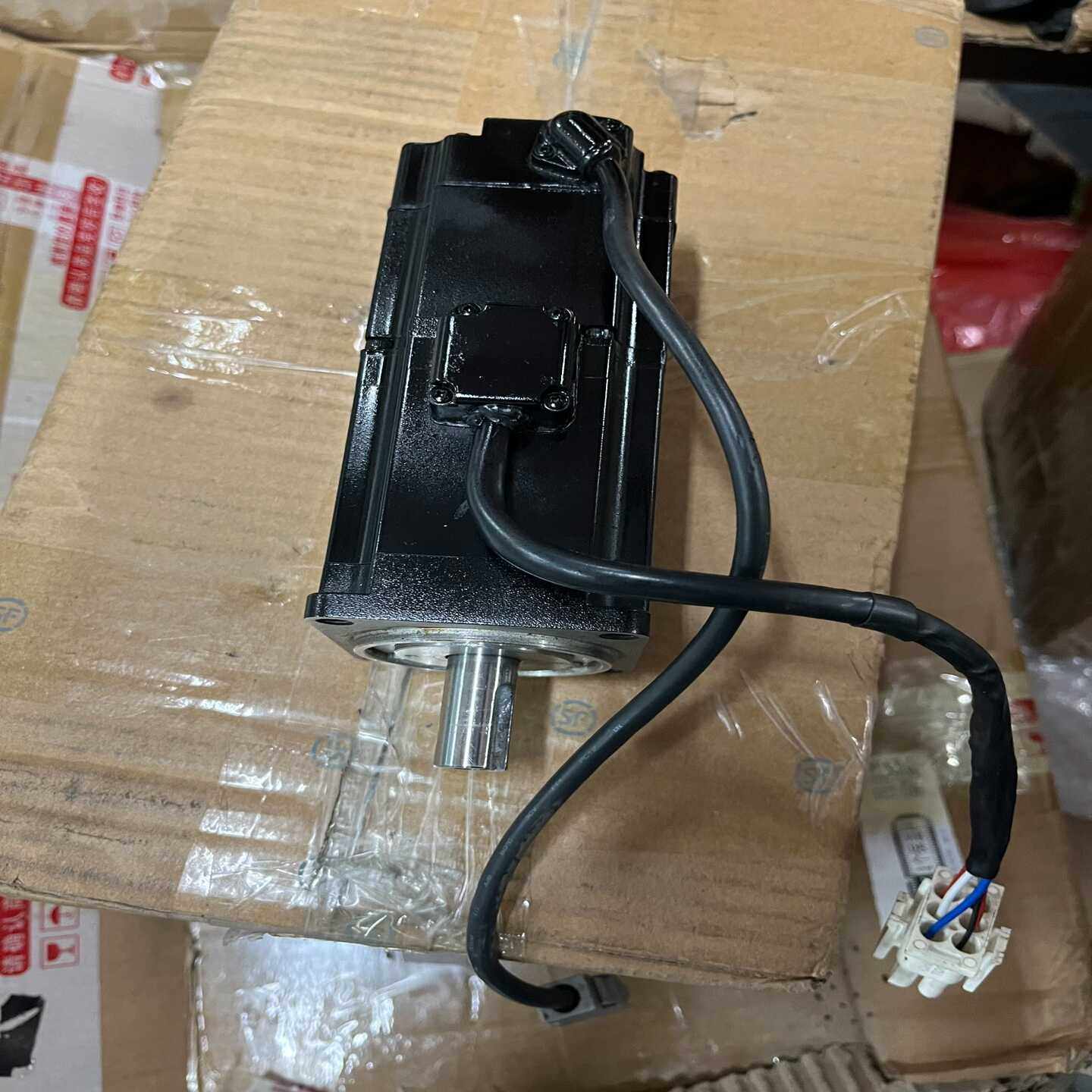 伺服电机SGMJV-04ADE6E功率400W