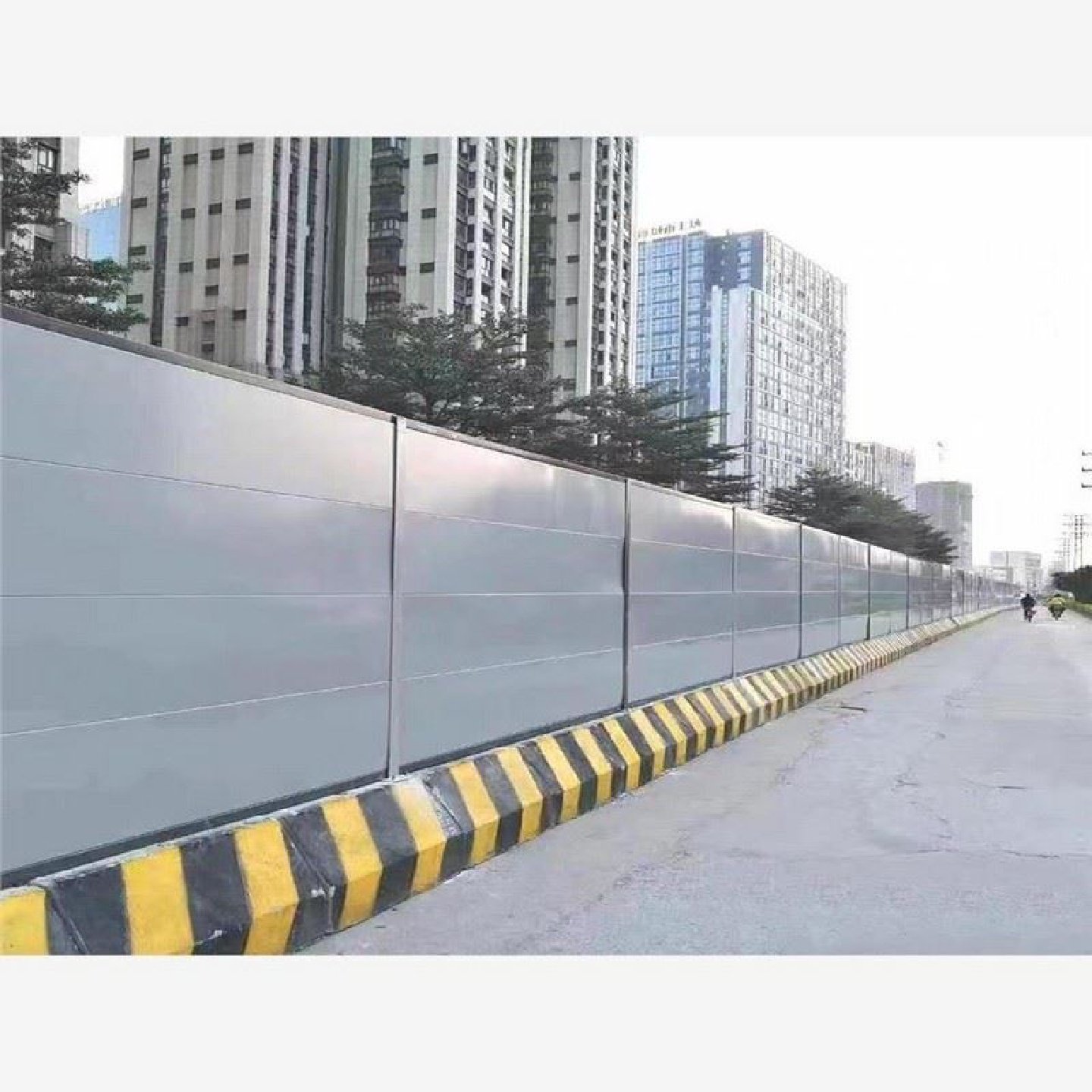 混凝土水泥墩钢结构围挡基础底座道路交通分流隔离防撞护栏警示墩