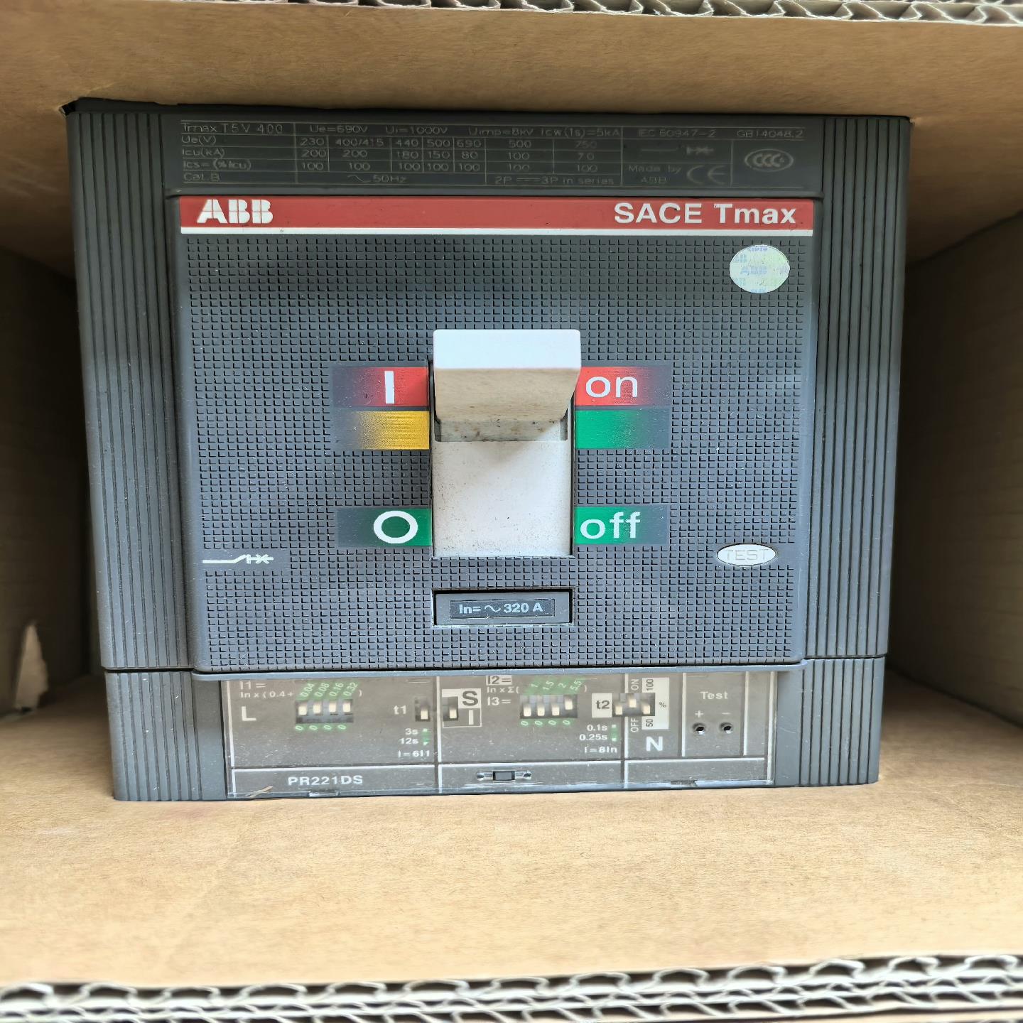 ABB塑壳断路器SACE Tmax T5V 400 3P32~议价