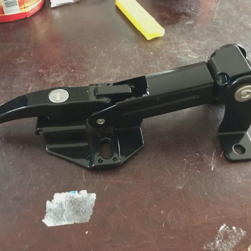 适用挖掘机配件现代150/215/225/305/385/485-9/Vs工具箱锁扣