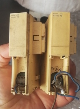 模块TM2AVO2HT一块TWDNOZ485T两块