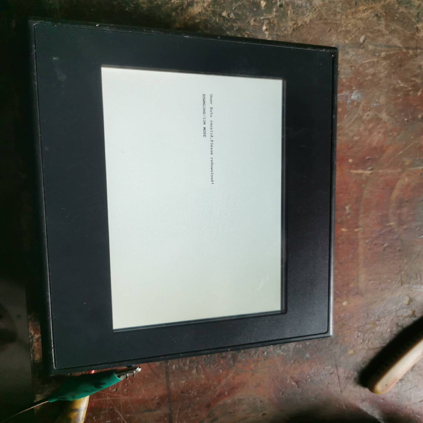 触摸屏NB7W-TW11B通电显示如图询价