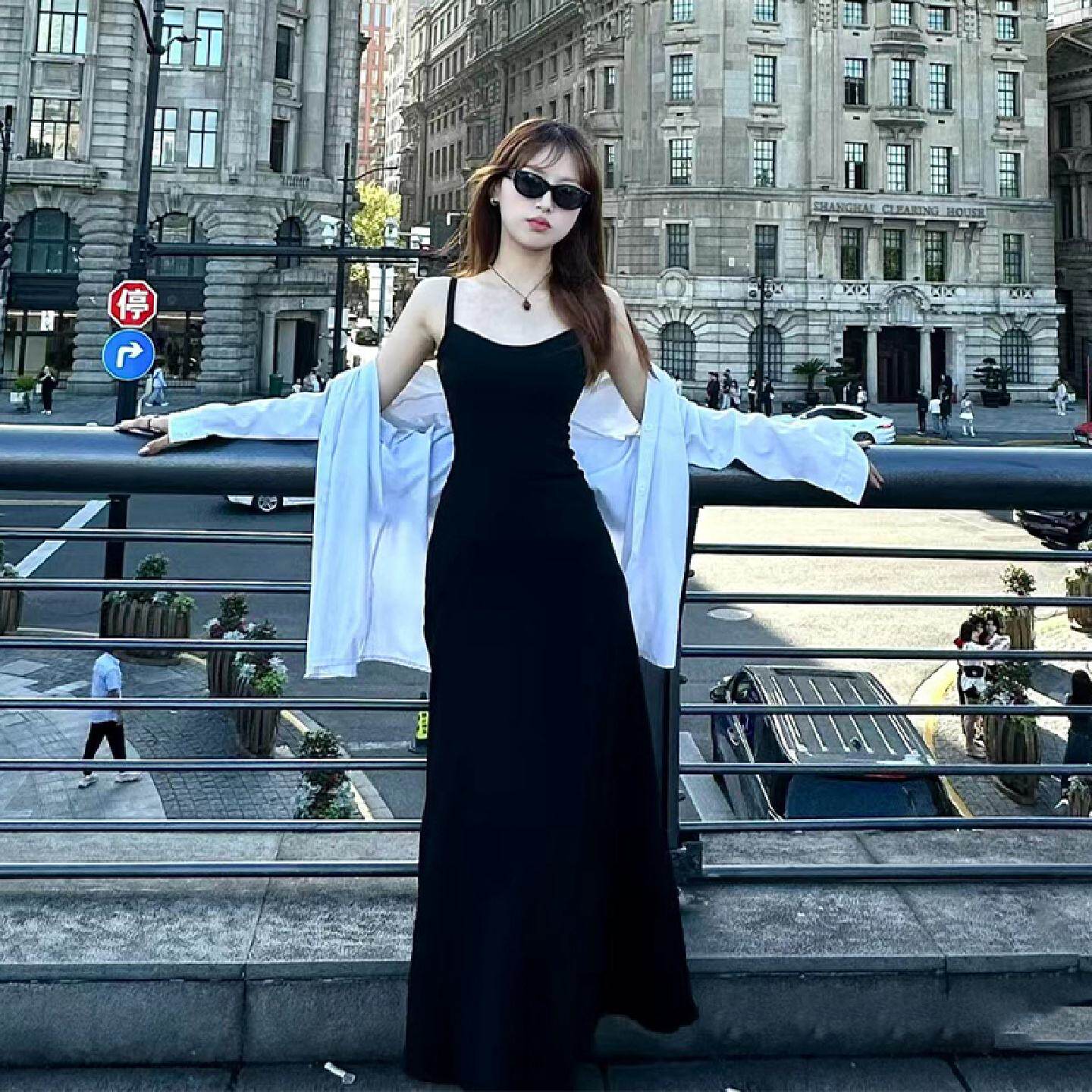 黑色吊带长款连衣裙女夏2025新款配西装高个子绝美小黑裙长裙裙子