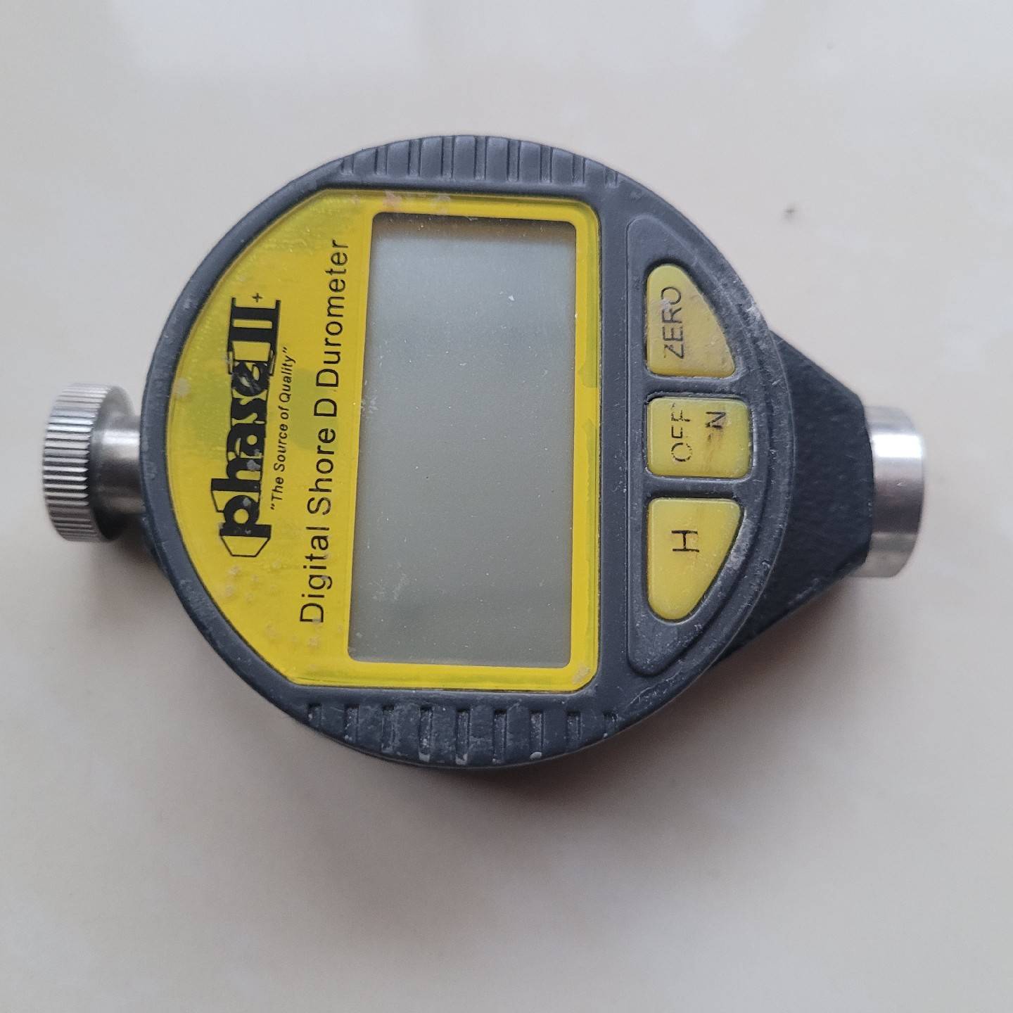 售前询价议价硬度计外观如图能开机钮扣电池没