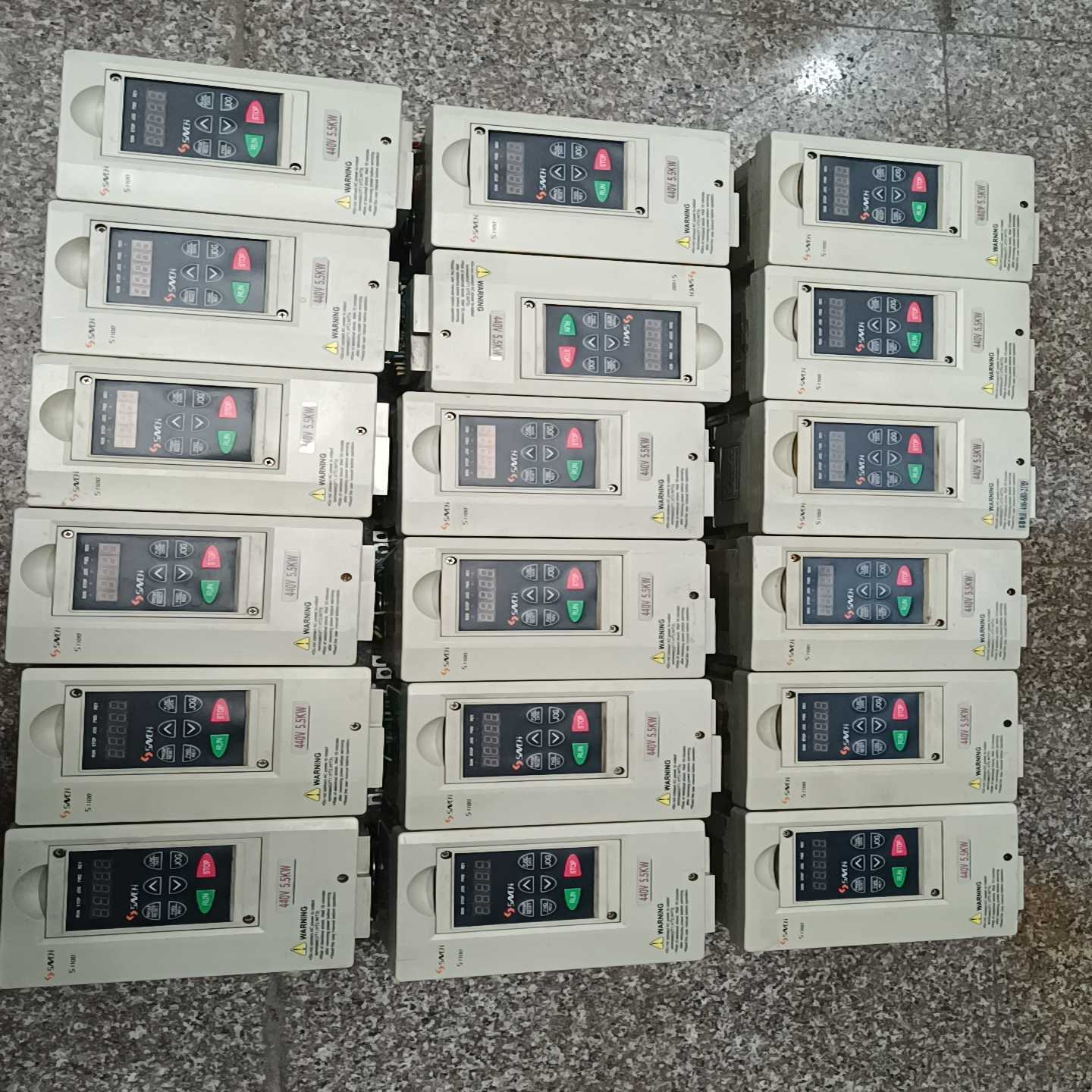 【议价】三基S1100-4T5.5G功能壳子有点破损，不影响使用适用