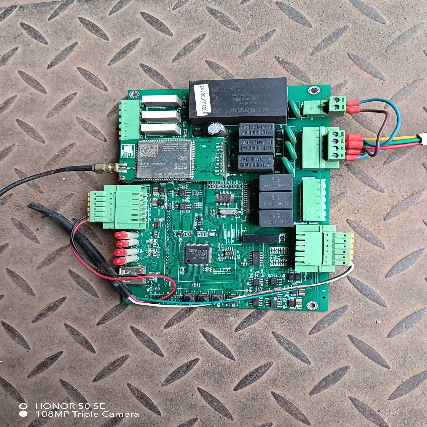 议价拆机线路板，成色如图功能包好，150元一块，看的上的请直接