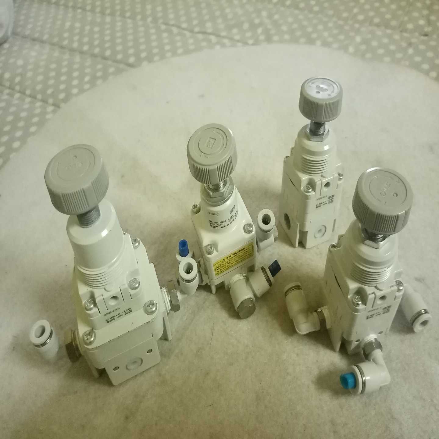 拆机原装SMC调压阀IR1020-01-A有2个，IR20--议价商品