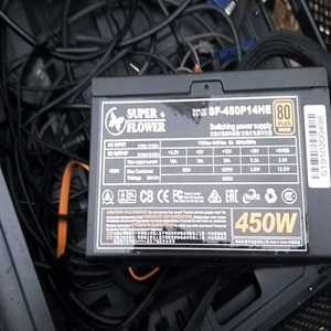 议价振华铜皇额定450w铜牌电源，成色如图，2t3年产，带显卡供电