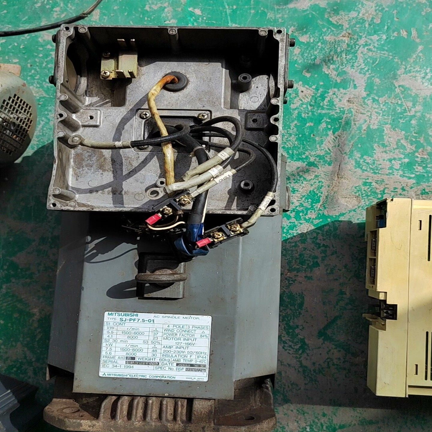 议价三菱主轴电机SJ-PF7.5-01，1台，驱动器MDS-B-