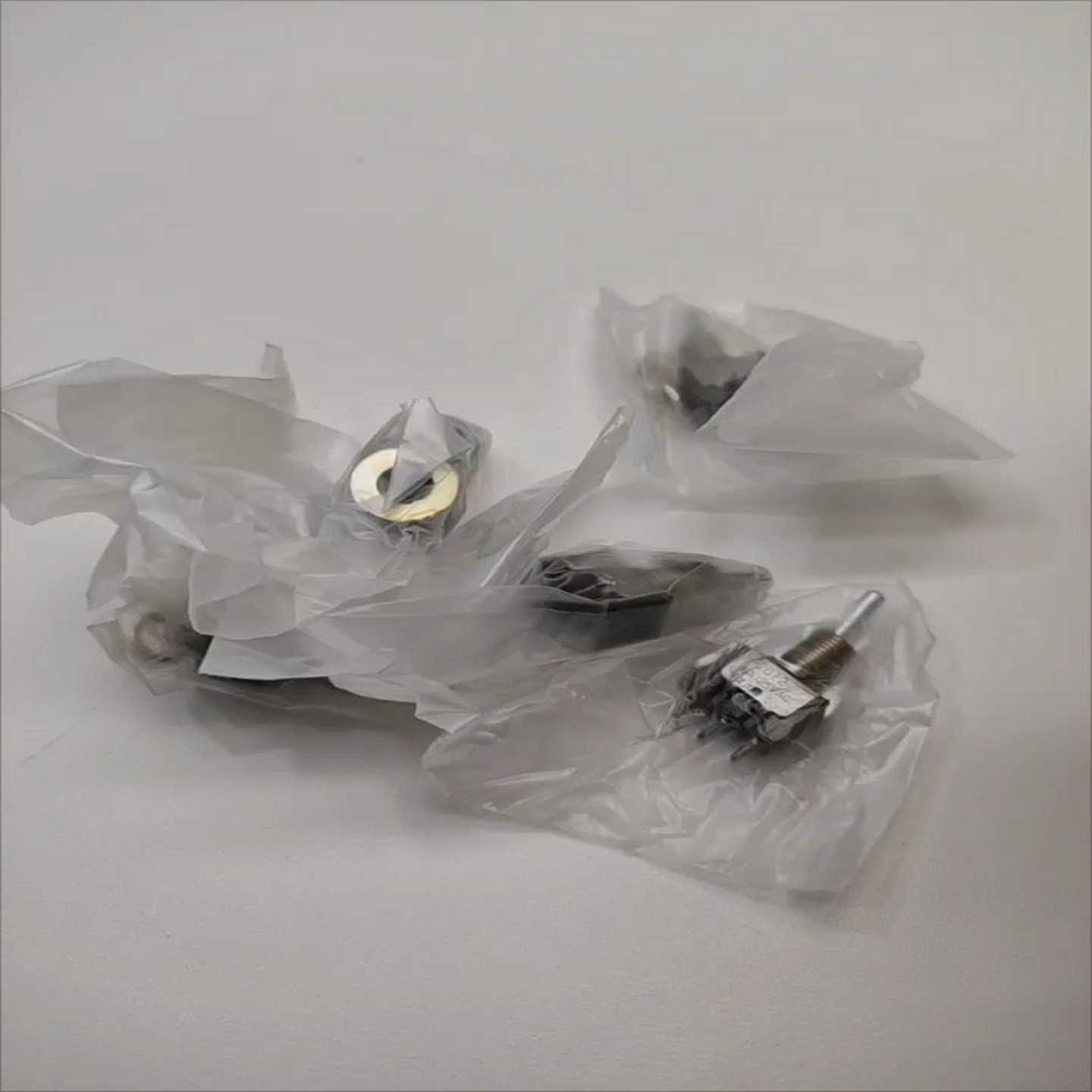 M-20123脚2档原装NKK钮子摇头开关实拍现货