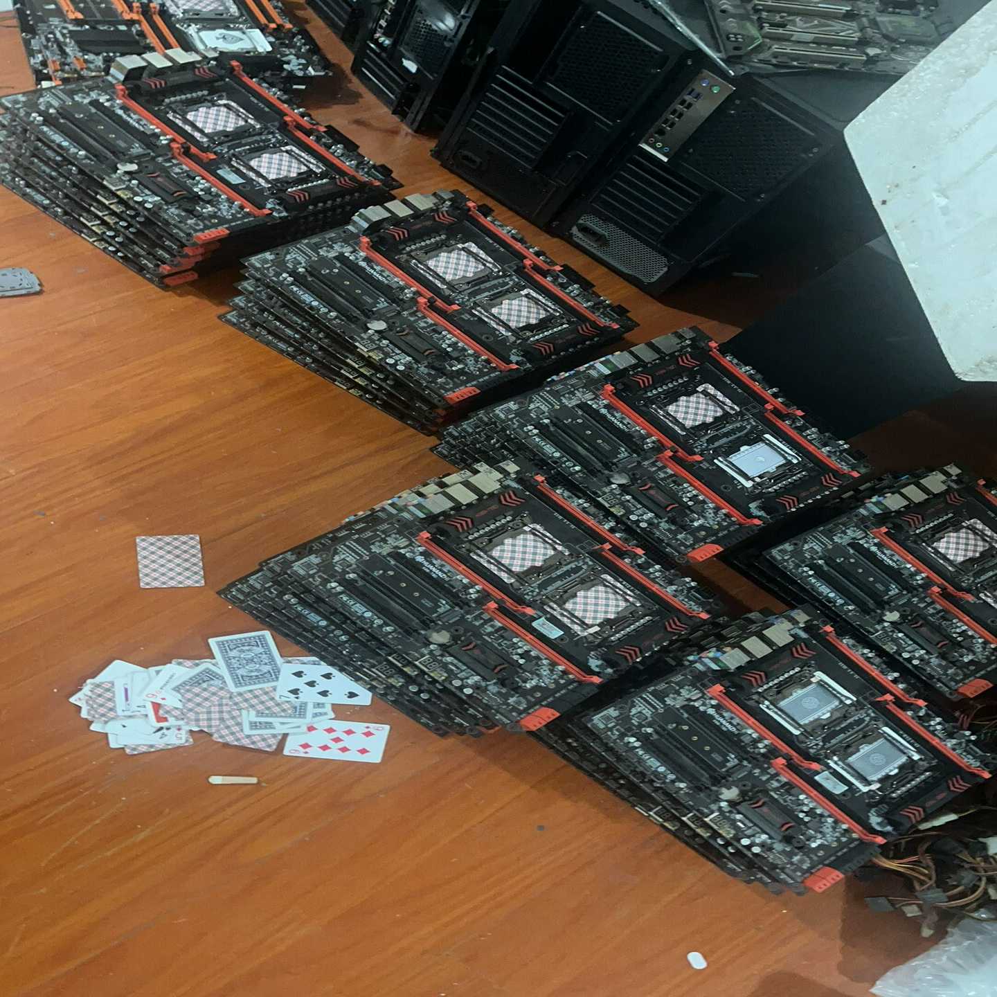 出40张华南X99T8D双路主板支持ddr3内存。原生x9--议价商品