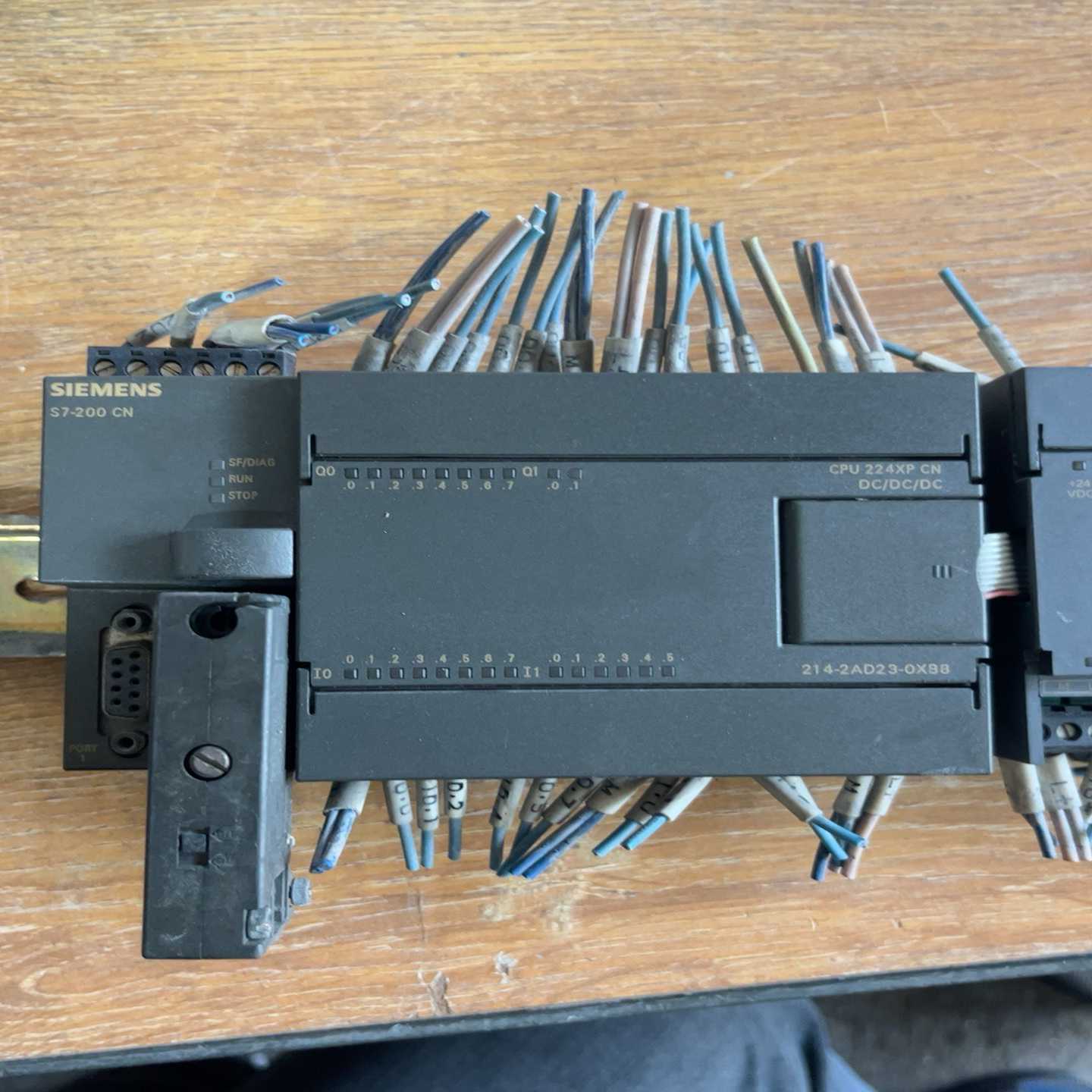 西门子S7-200214-2AD23-0XB8拆机包好成--议价商品