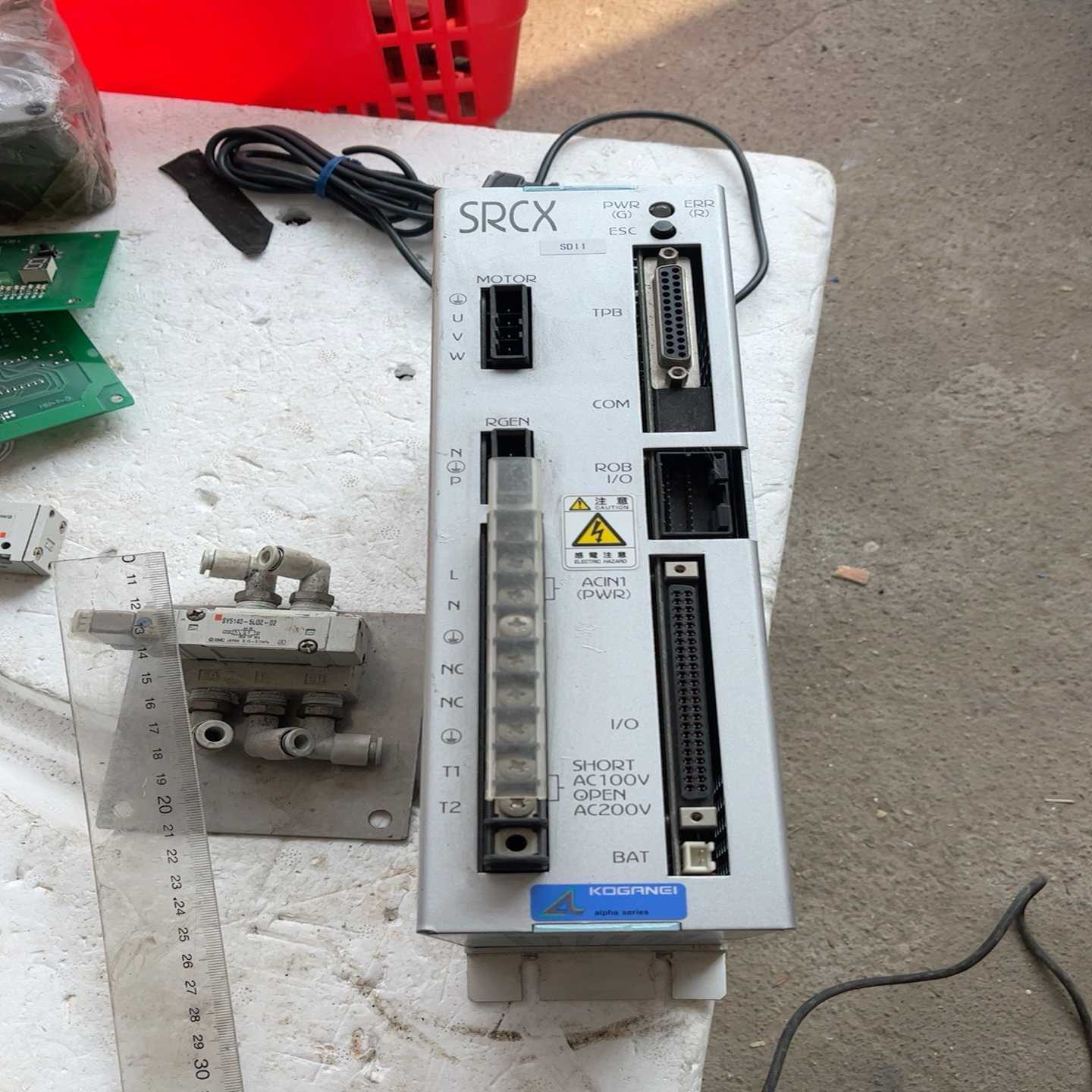 小金井驱动器SRCX10成色如图，轻微使用痕迹。二手拆机货，