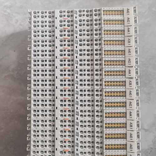 咨询-倍福模块KL1809成色如图年份新，批次相同，功能质