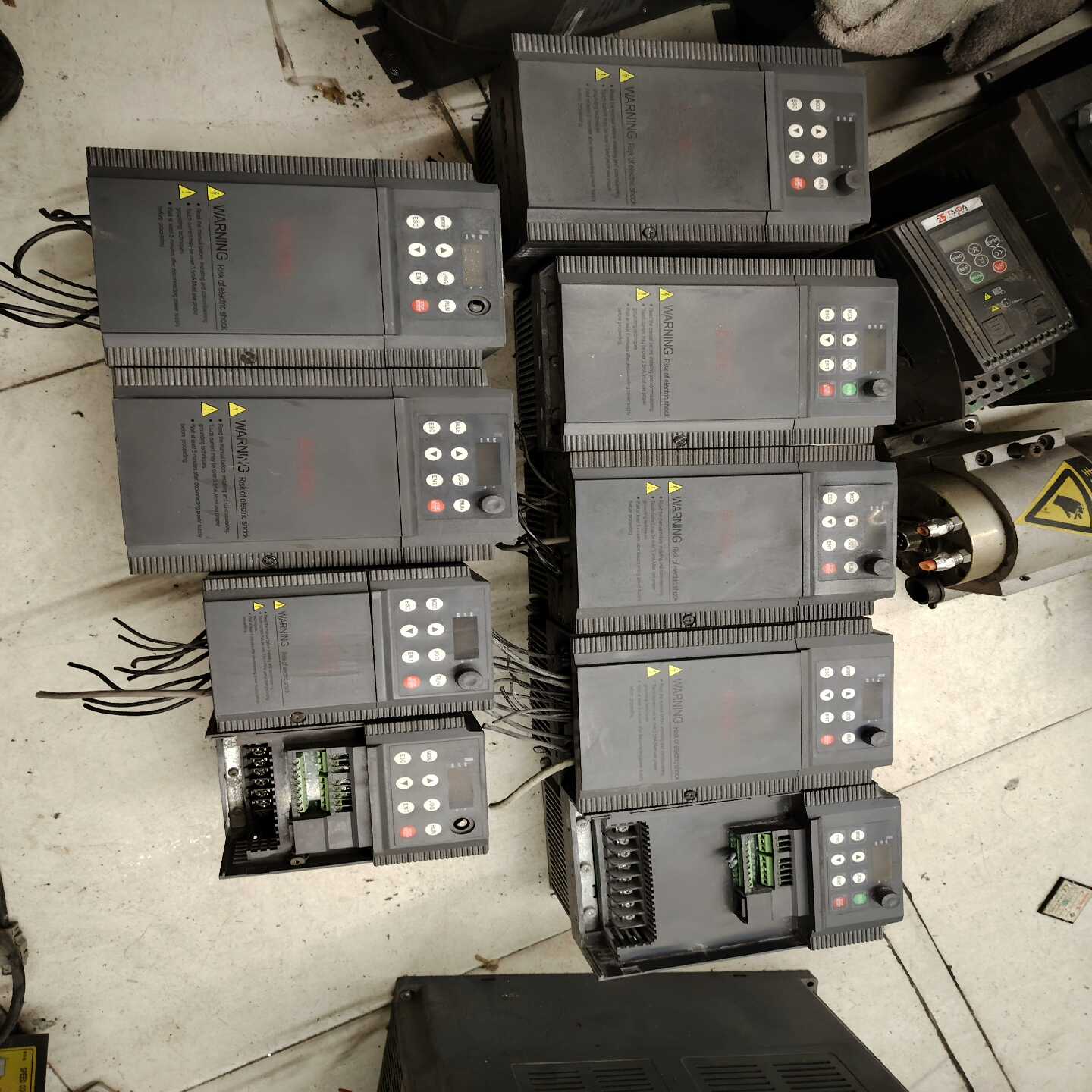 【议价】红都变频器HD200-5R5G/7R5P-T4四台，HD20适用