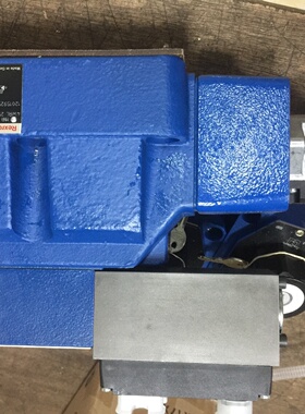 配件0811404405力士乐伺服阀4WRL25V370M30G24Z4MRexroth议价