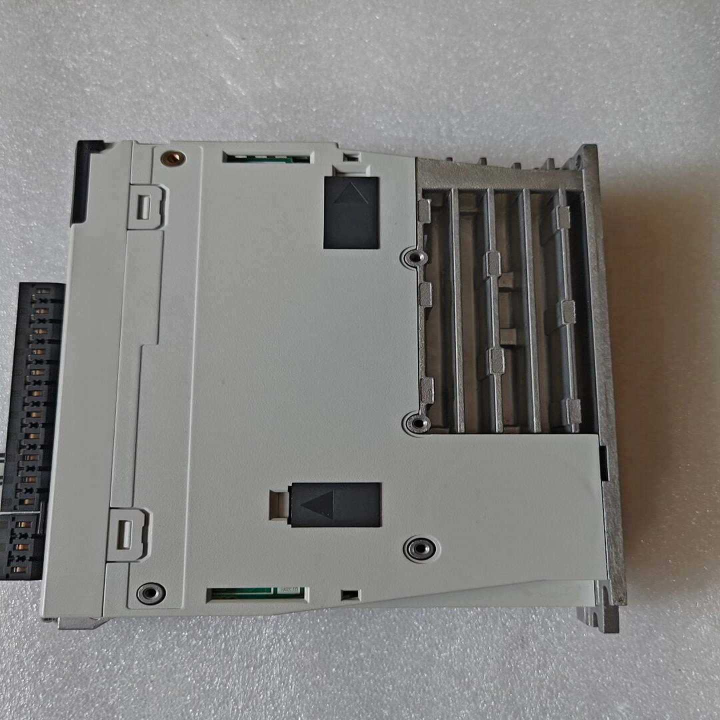 安川伺服驱动器SGDXS-R90A00A8002，100W功-询价客服