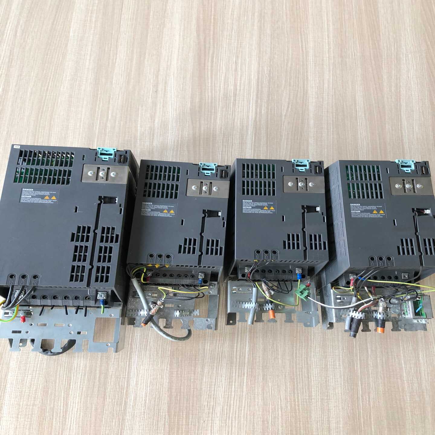 变频器6SL3210-1SE21-0UA0成色95新询价