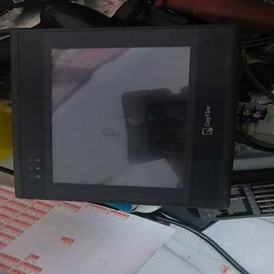 威纶通触摸屏两张，型号：MT8070iH/MT6070iH，