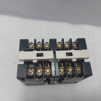Rel Industriale General Electric CR120C04002AA 300VoltsAC 10