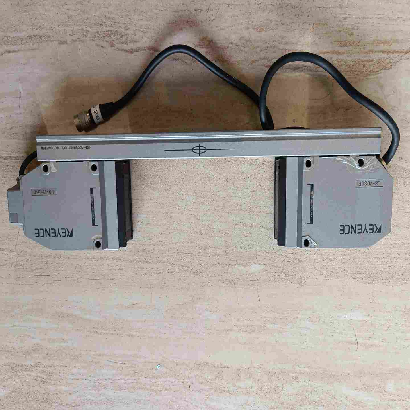 -7030R  -7030T  基恩士直径测量仪，成【鑫鑫商铺】