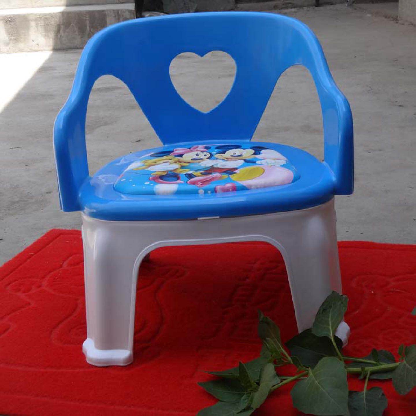 1张包邮塑料儿童凳椅子凳子塑料椅幼儿园宝宝靠背座椅扶手叫叫椅