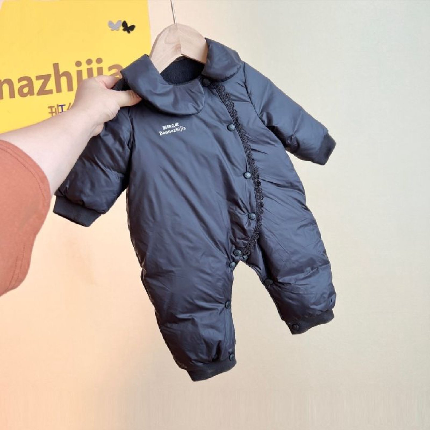 娃娃领秋冬款婴儿羽绒服加绒加厚连体衣男女宝宝婴幼儿羽绒爬服