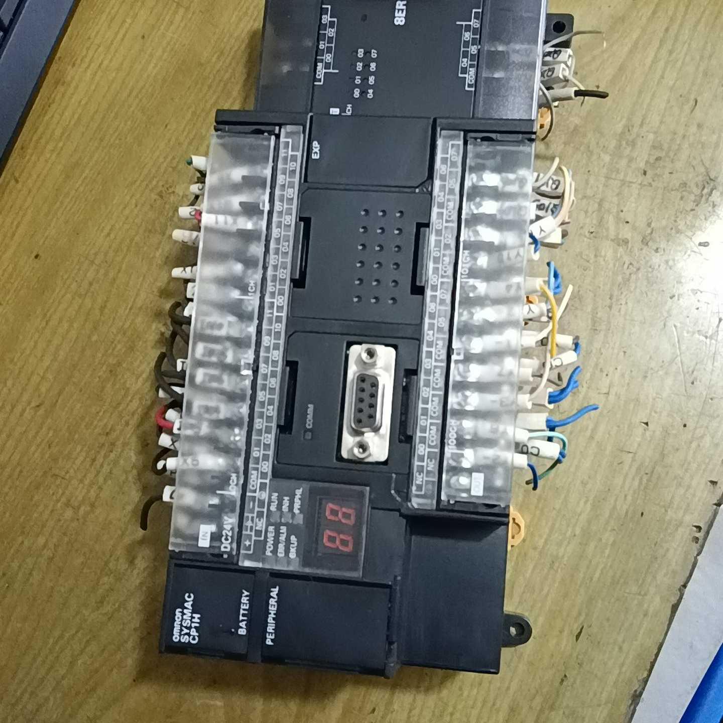 PLC，CP1H-X40DT-D，CP1W-8ER{议价}