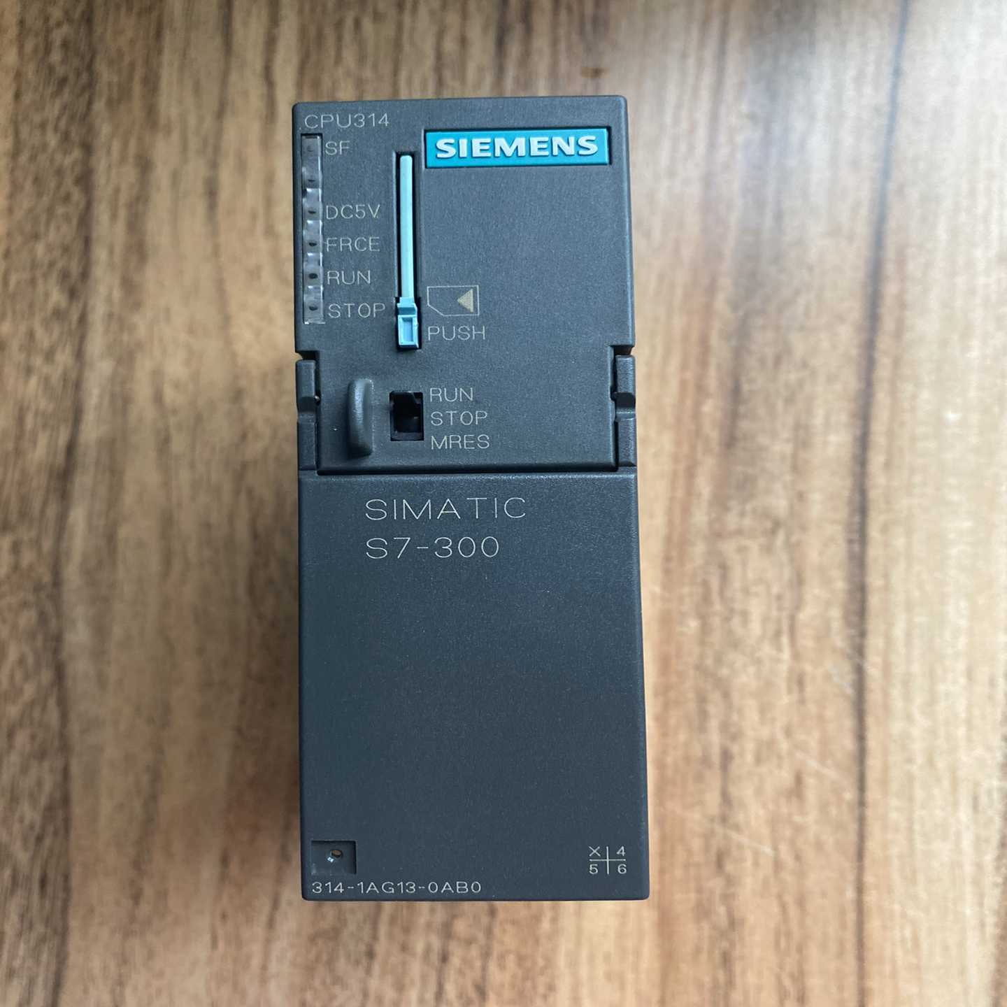 CPU314-1AG13-0AB0底部有个安装脚破损询价