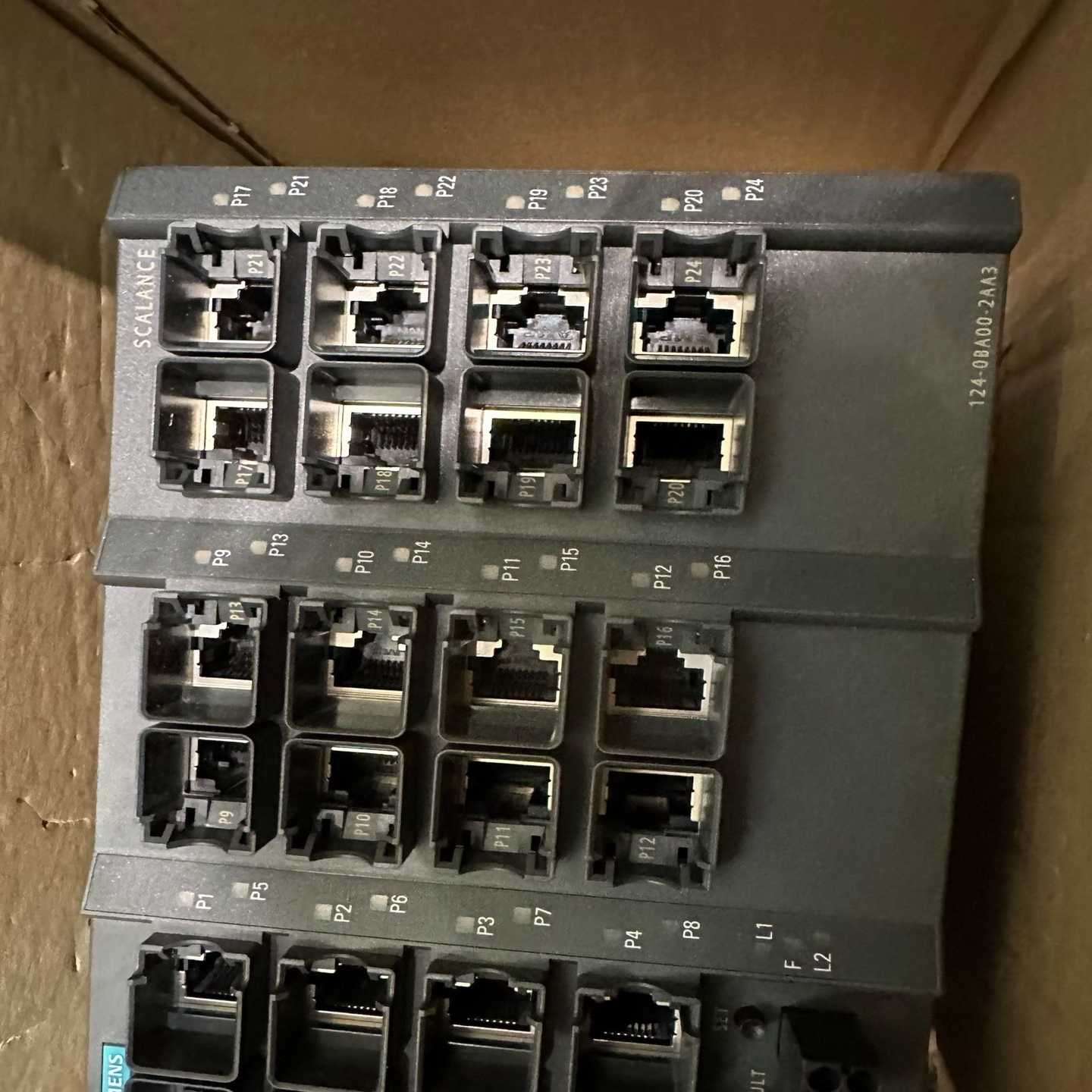 6GK5124-0BA00-2AA3，成色如图，功能正常，不--议价商品