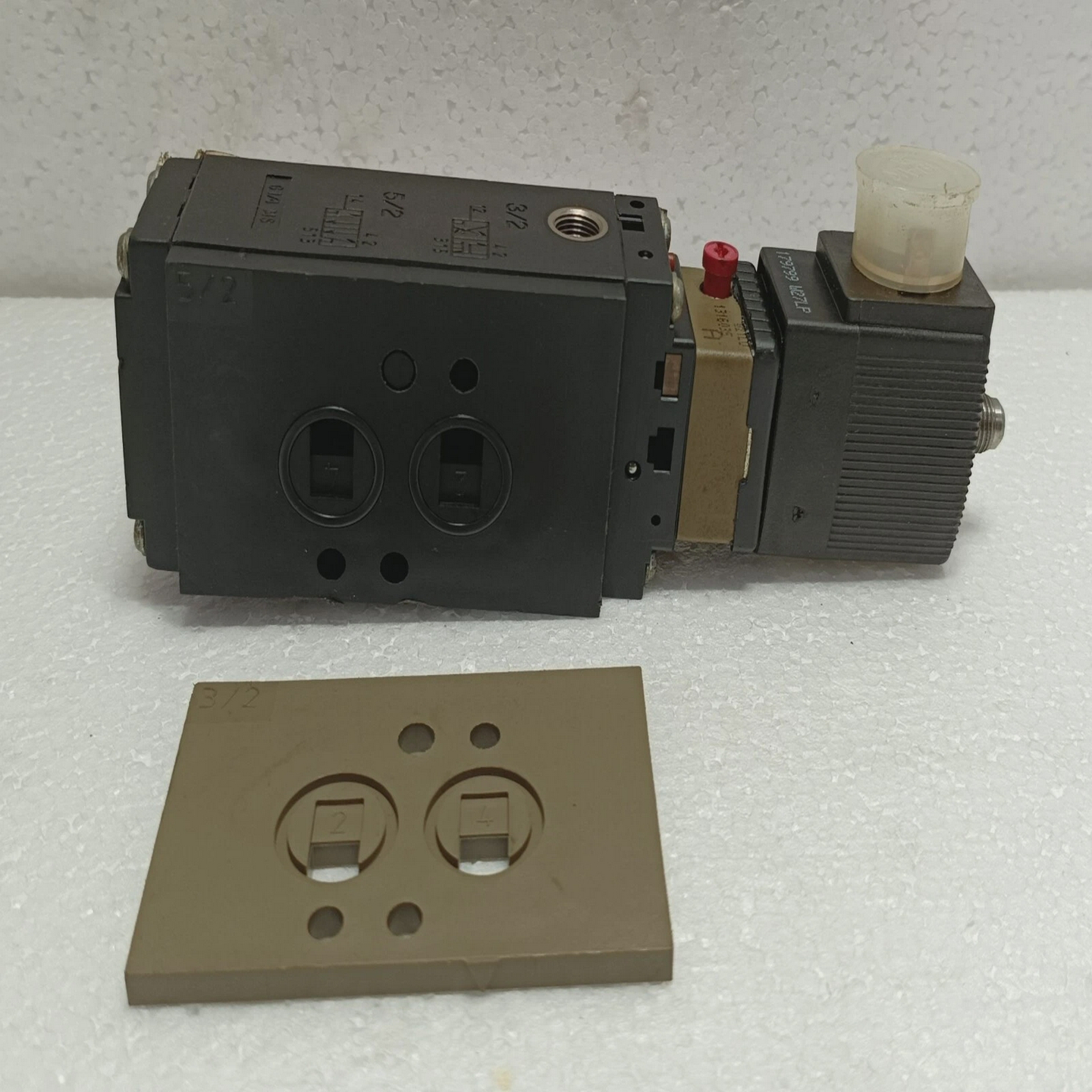 TycoFig791/BFLNSCHPN2-8bar24V50-602W791B024AWD1SN000