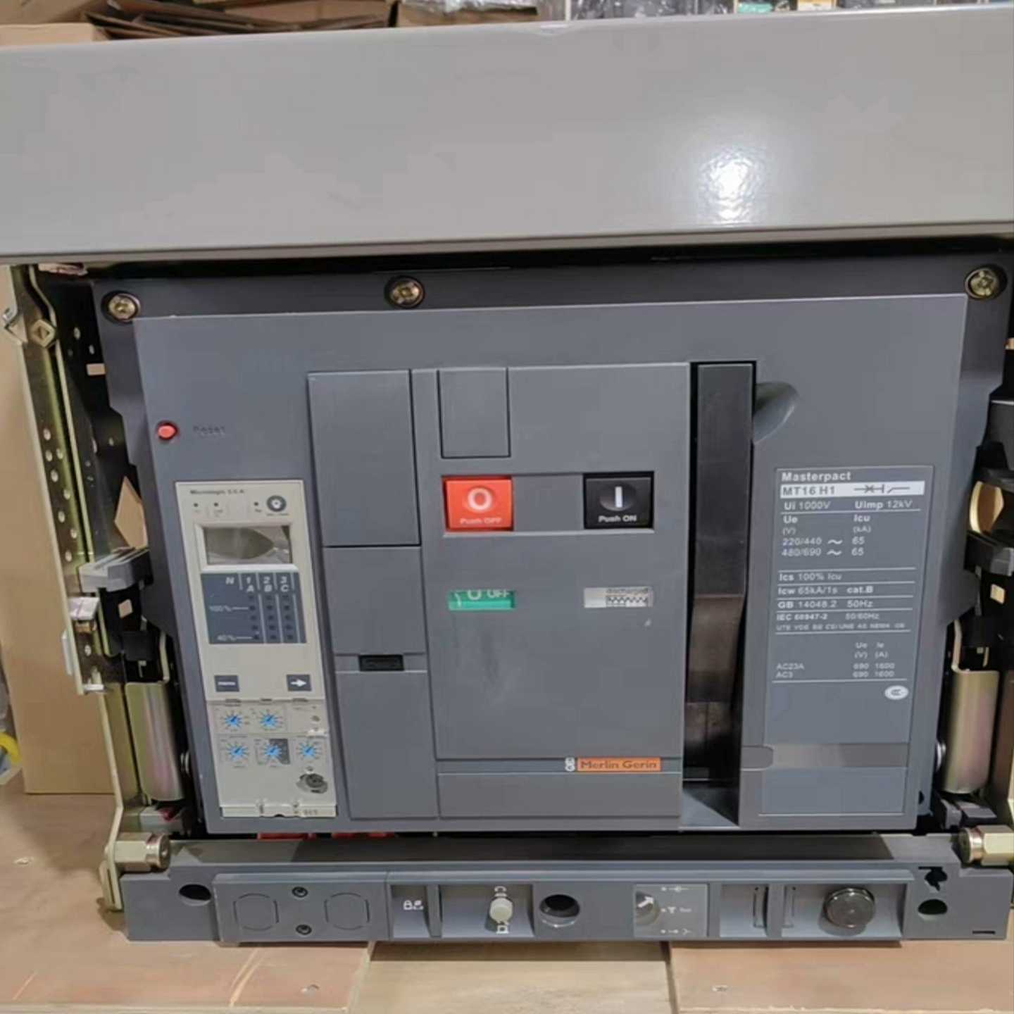 框架断路器 MT16H1 3P~询价